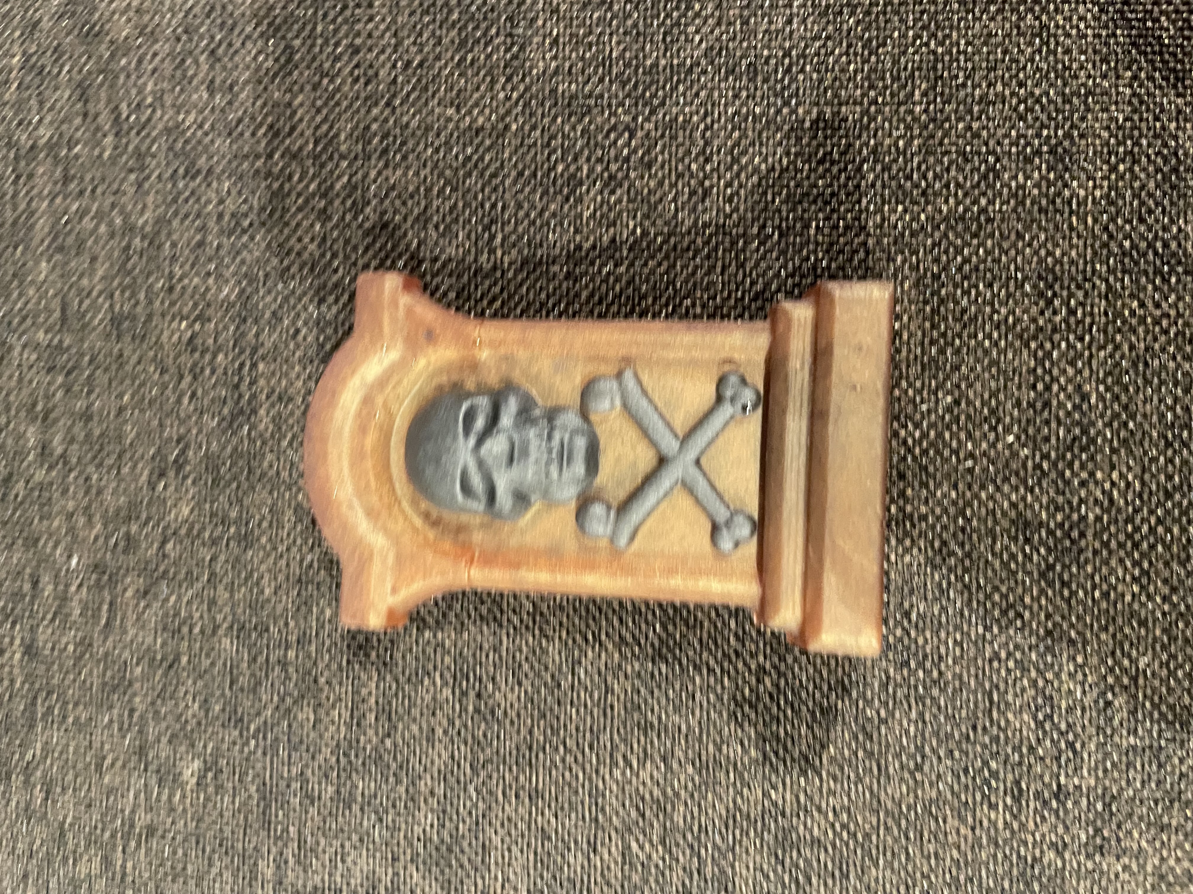 Skull & Crossbones Tombstone